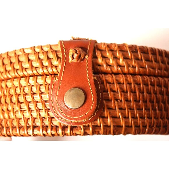 Handwoven Round Brown Rattan Woven Wicker Shoulder Handbag Crossbody Boho Purse - Picture 8 of 9